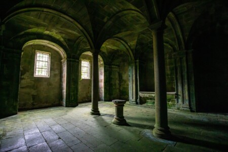 Das Mosteiro de Santa Maria de Monfero bietet unerwartete marode Schönheit