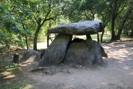 Neolithischer Dolmen von Axeitos