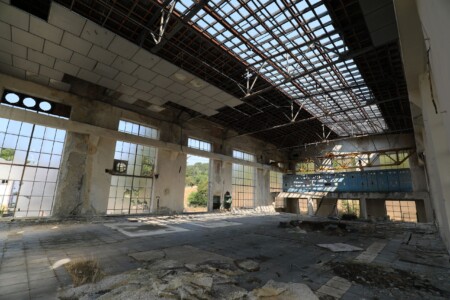 Maschinenhalle des Pozo Herrera N°2 in Sotillos de Sabero über dem alten Kohlebergwerk