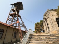 Schachtaufzug über dem Pozo Herrera N°1 in Sotillos de Sabero vom alten Kohlebergwerk