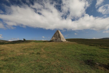 Pirámide de los italianos