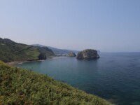 Ausblick vom Kap Matxitxako zur bekannten (und überlaufenen) Einsiedler-Insel San Juan de Gaztelugatxeko