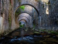 Wasserkanal der ehemaligen Munitionsfabrik Real Fábrica de Armas de Orbaizeta