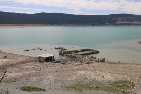 Ehemalige Therme Balneario de Tiermas, wo das heisse Wasser noch immer sprudelt