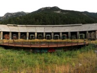 Verlassenes Zugsdepot bei Canfranc-Estación