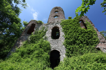 Ein Lustschlösschen ('Folly') im Stile einer alten Burg
