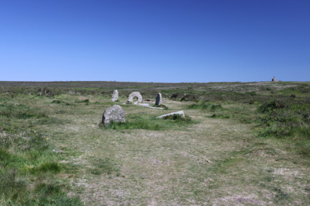 Men-an-tol Lochstein
