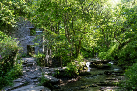 Das idyllische Tälchen Rocky Valley bei Tintagel