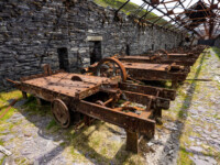 Sägetische in der Dinorwic Quarry, Llanberis