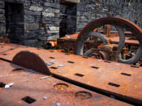 Sägetische in der Dinorwic Quarry, Llanberis