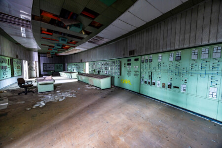 Schaltzentrale eines ehemaligen Wärmekraftwerks