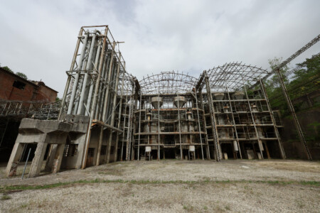 Miniera del Siele, ein ehemaliges Quecksilberbergwerk. Hier wurde das Quecksilber verdampft und wieder kondensiert um es von anderen Stoffen zu trennen.
