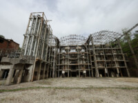 Miniera del Siele, ein ehemaliges Quecksilberbergwerk. Hier wurde das Quecksilber verdampft und wieder kondensiert um es von anderen Stoffen zu trennen.