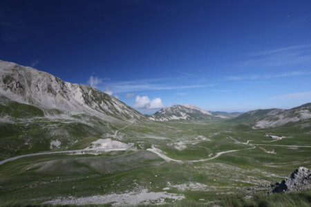 Gran Sasso Nationalpark in den Abruzzen auf etwa 2100m Höhe. Der höchste Gipfel des Appenins (Corno Grande, 2912m) liegt ganz in der Nähe