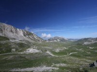 Gran Sasso Nationalpark in den Abruzzen auf etwa 2100m Höhe. Der höchste Gipfel des Appenins (Corno Grande, 2912m) liegt ganz in der Nähe