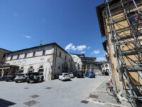 In Norcia sind die Spuren des schweren Erdbebens von 2016 noch immer allgegenwärtig