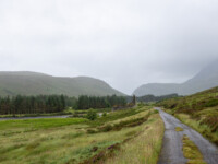 Eisenzeitliche Turmruine im regnerischen Hinterland